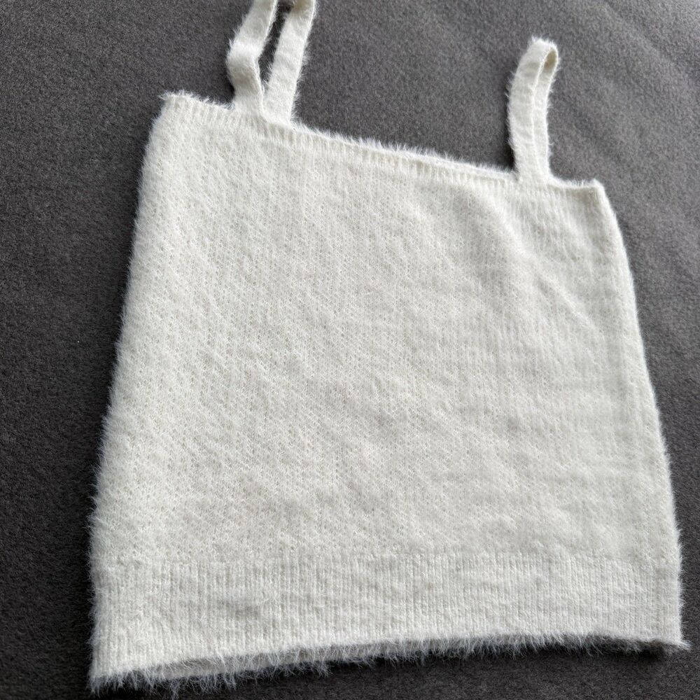 Willow & Wind cream Fuzzy Knit Tank Top medium Soft Eyelash Crop Cami Y2K B12